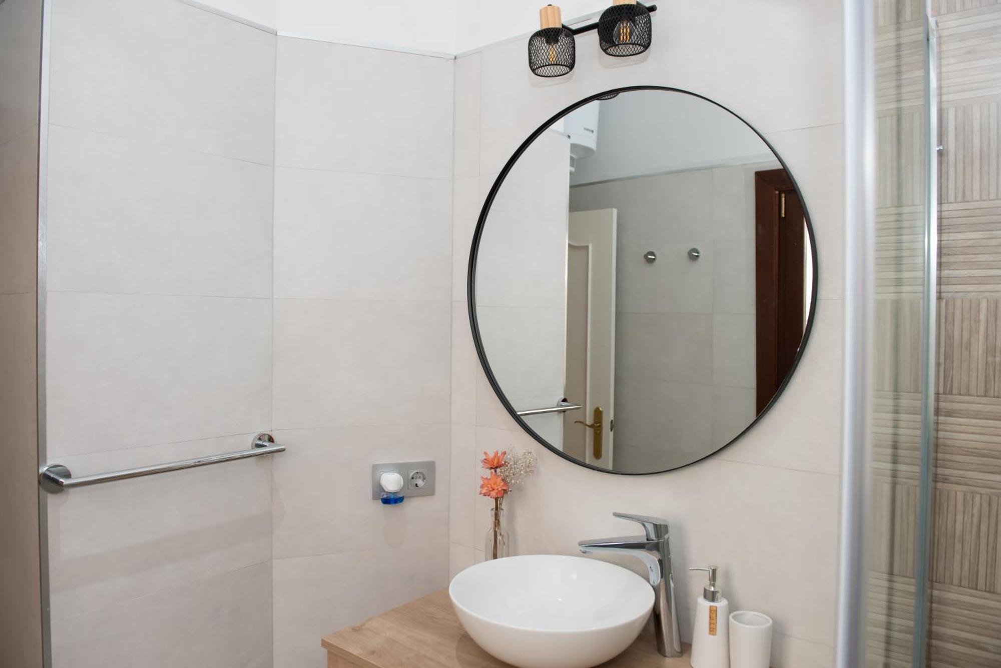 Charming & Quiet Apartment In Plaza Del Salvador Sevilha Exterior foto